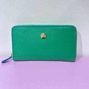 The Trend Made in Italy Green Leather Zip Around Wallet Gold Hardware